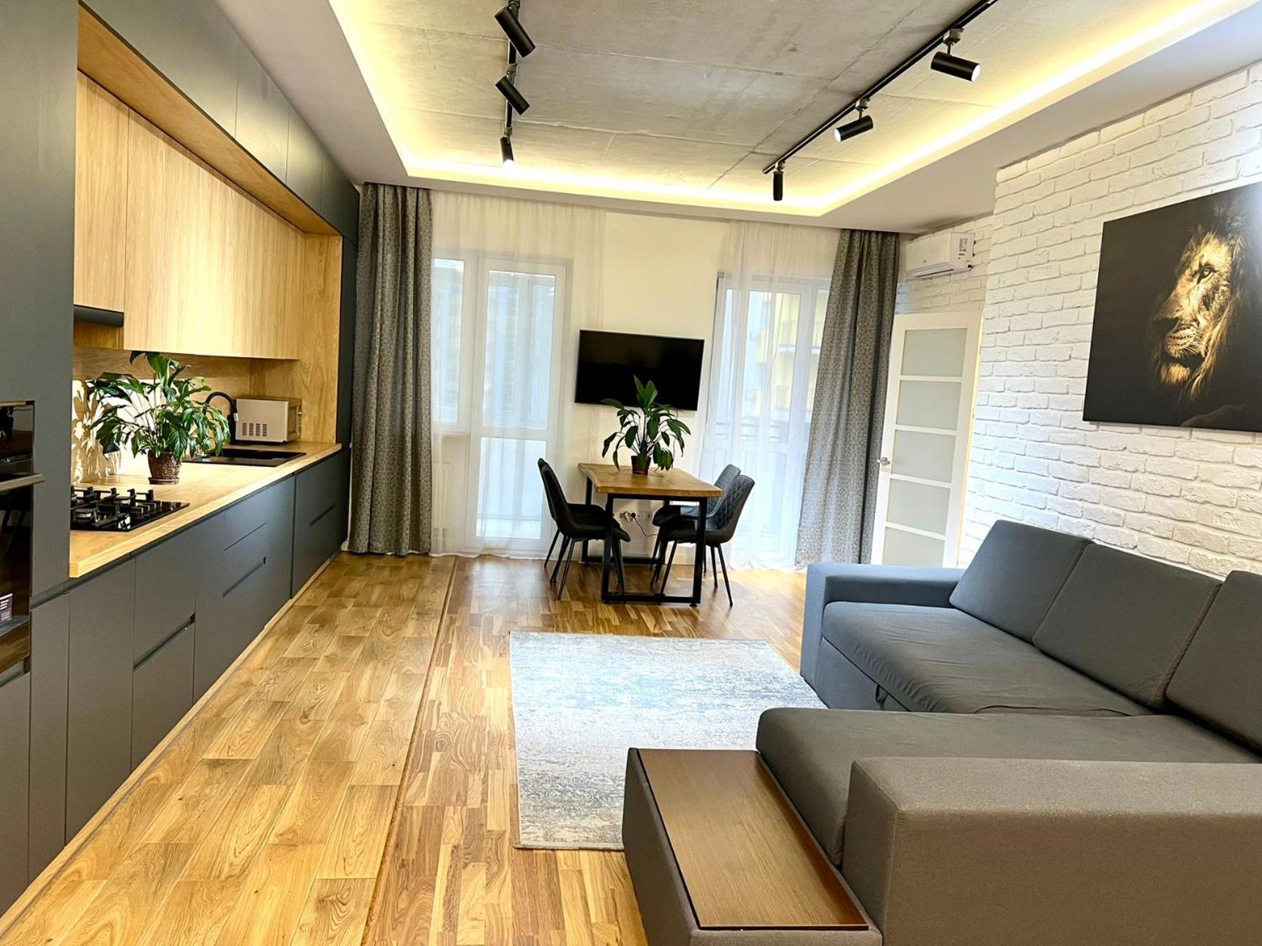 Osapart Ideal Apartment In The Complex Great Britain Lviv Exterior photo